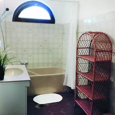 Toereki Mit Pool Дом отдыха *