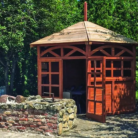 Toereki Mit Pool Дом отдыха *