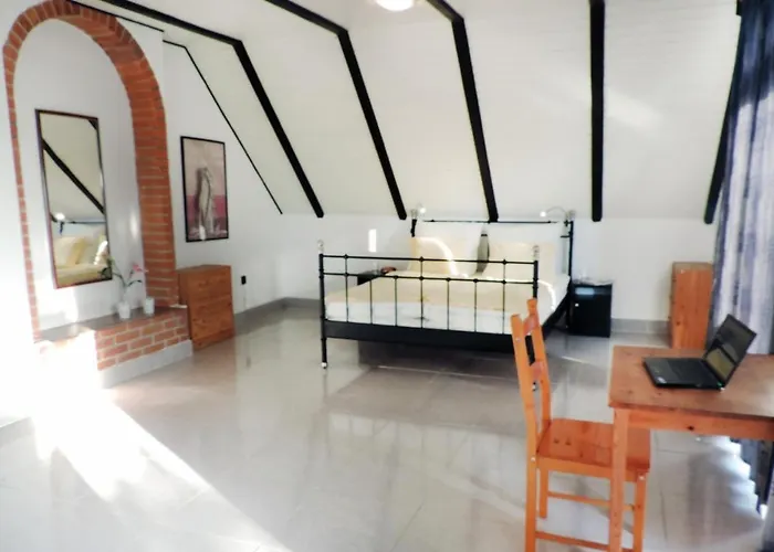 בית נופש Toereki Mit Pool שיופוק