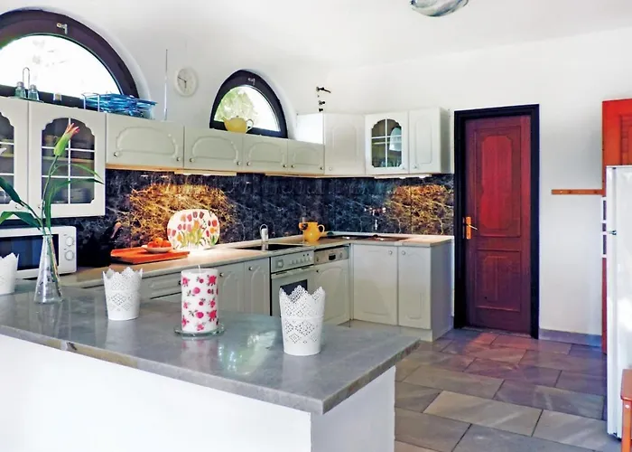 בית נופש Toereki Mit Pool *