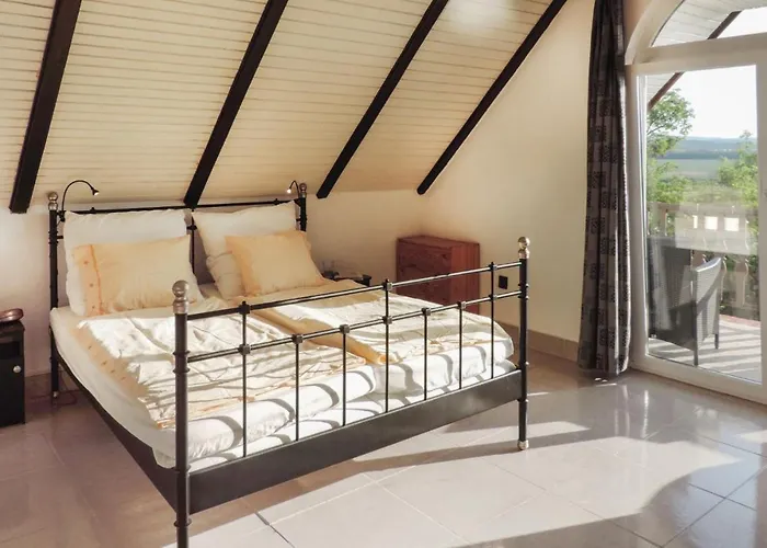 בית נופש Toereki Mit Pool *